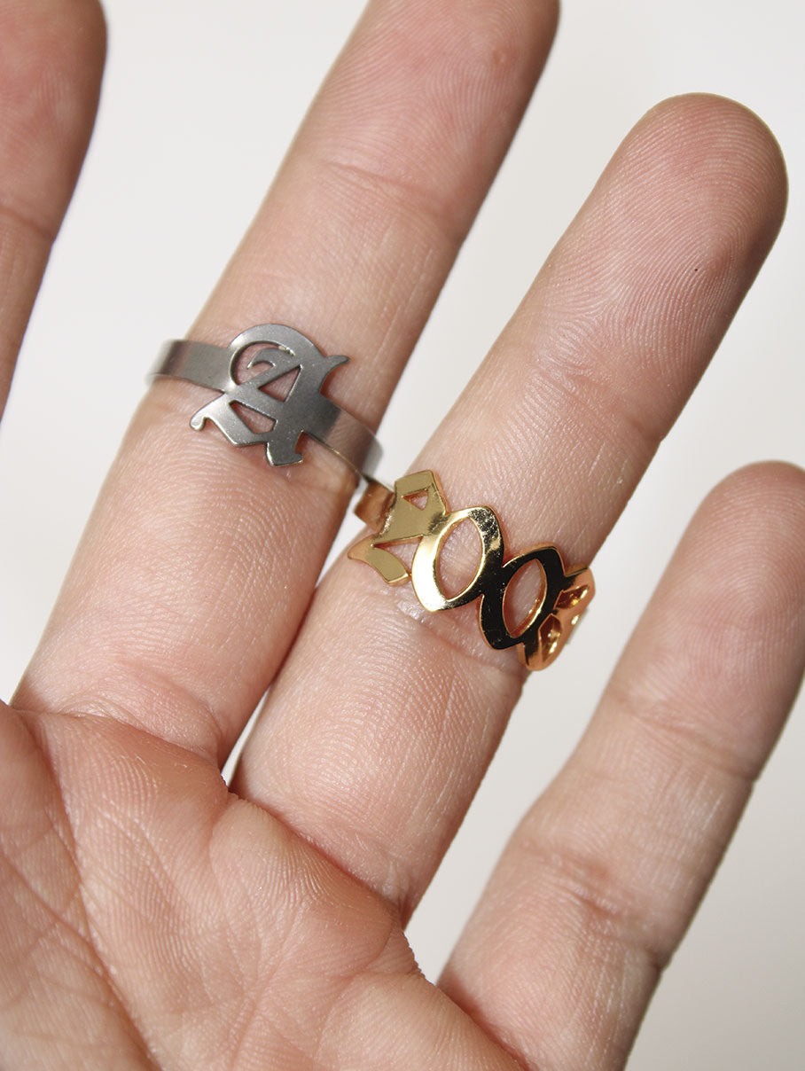 anillo personalizado dorado y plateado