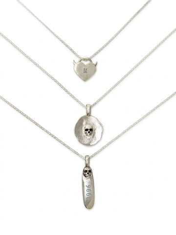 Collares de plata 950 con dijes de corazón, calavera y diseño alternativo Skull Accesorios Medellín