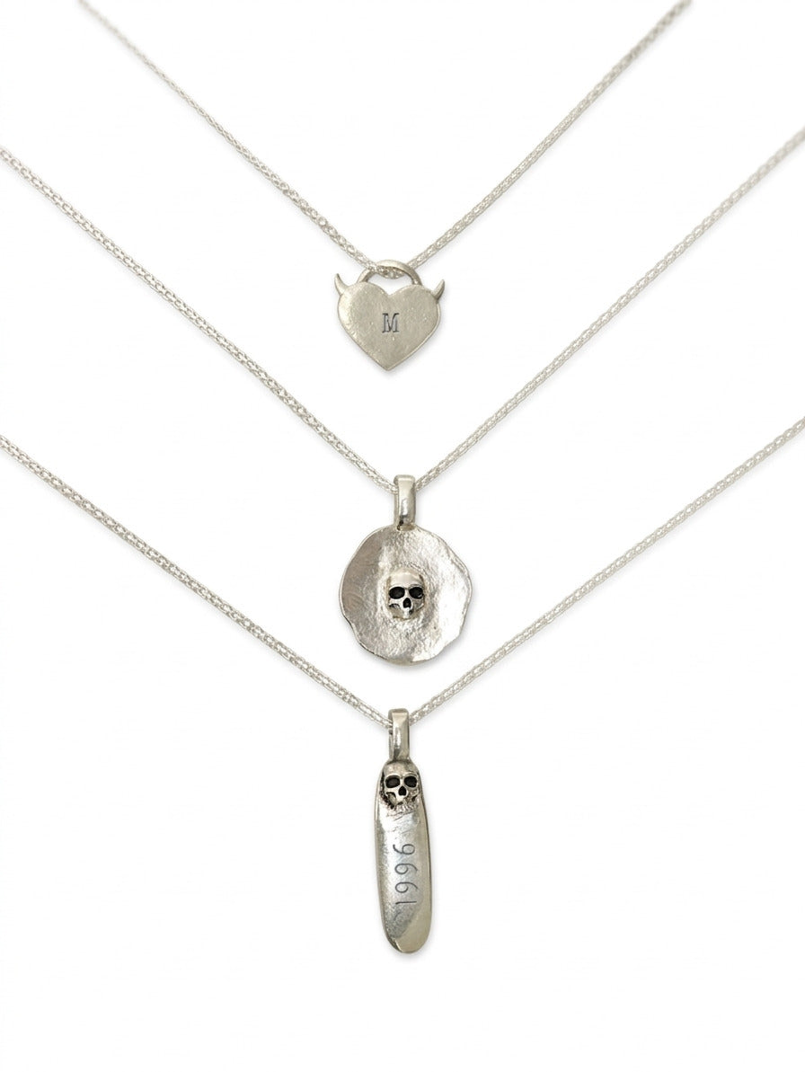 Collares de plata 950 con dijes de corazón, calavera y diseño alternativo Skull Accesorios Medellín