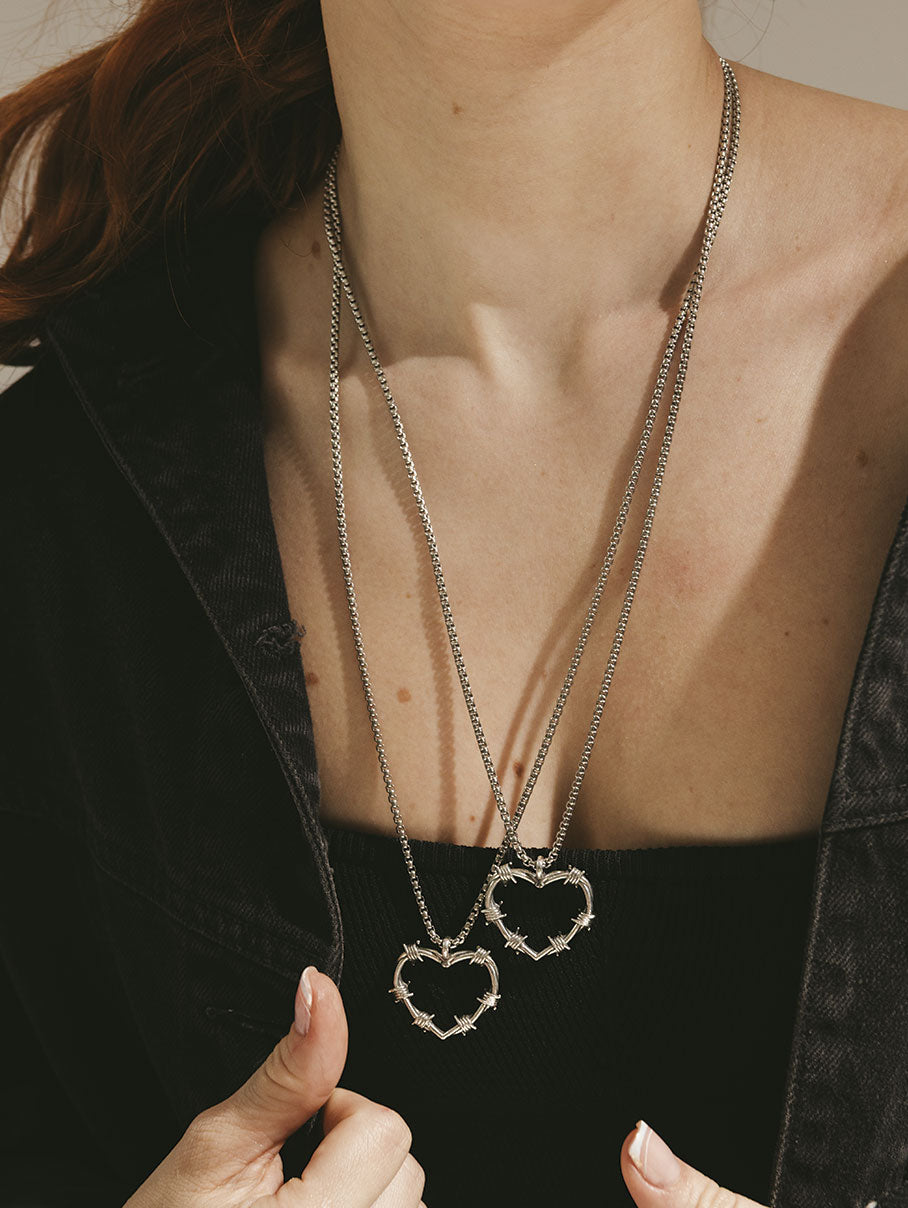 Collar Corazón Púas