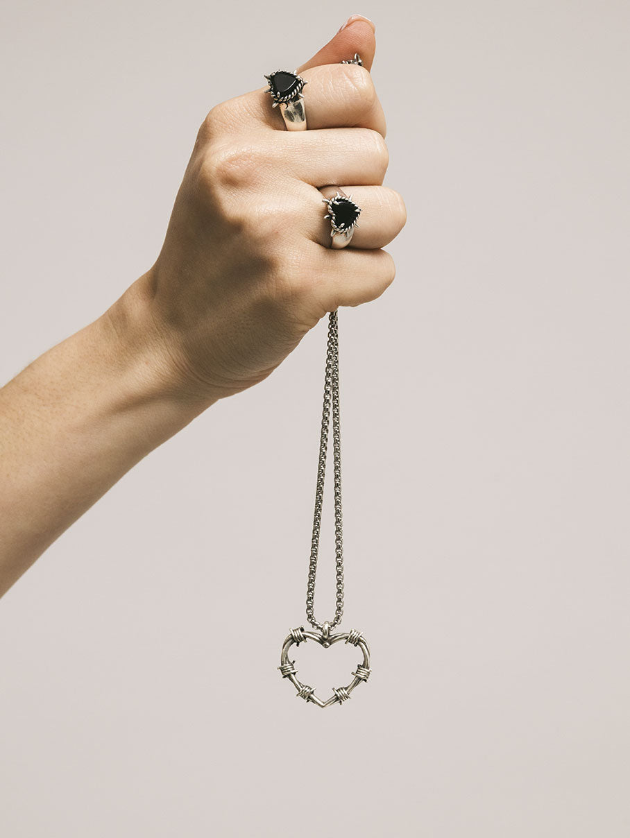 Collar Corazón Puas