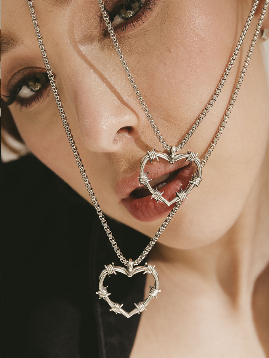 Collar Corazón Puas