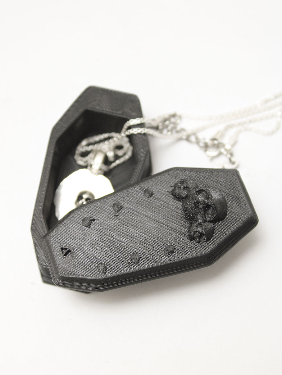 Collares de plata 950 con dijes de calavera, empaque de ataud y diseño alternativo Skull Accesorios Medellín