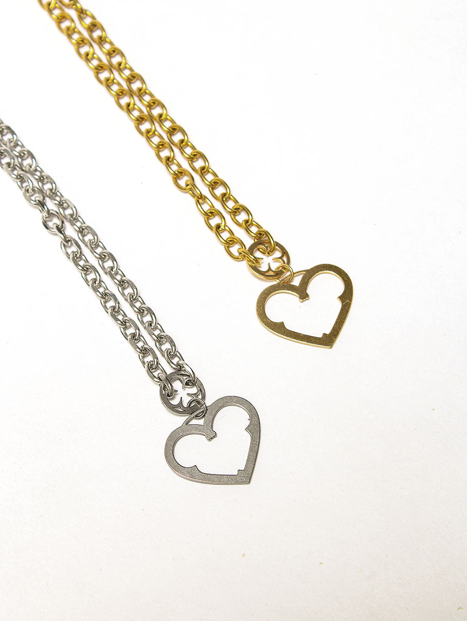 cadena de corazon alternativo dorado y plateado 