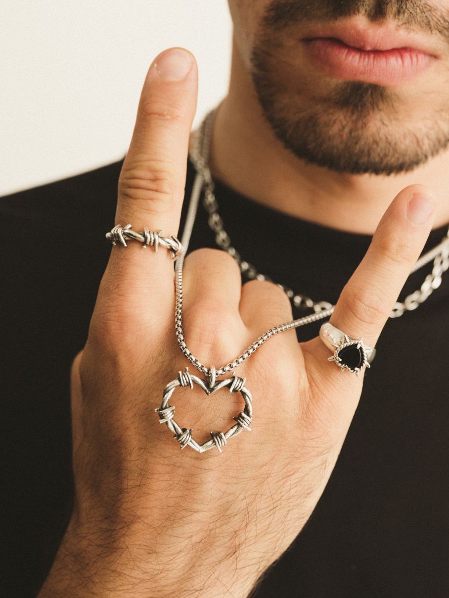 Collar Corazón Púas