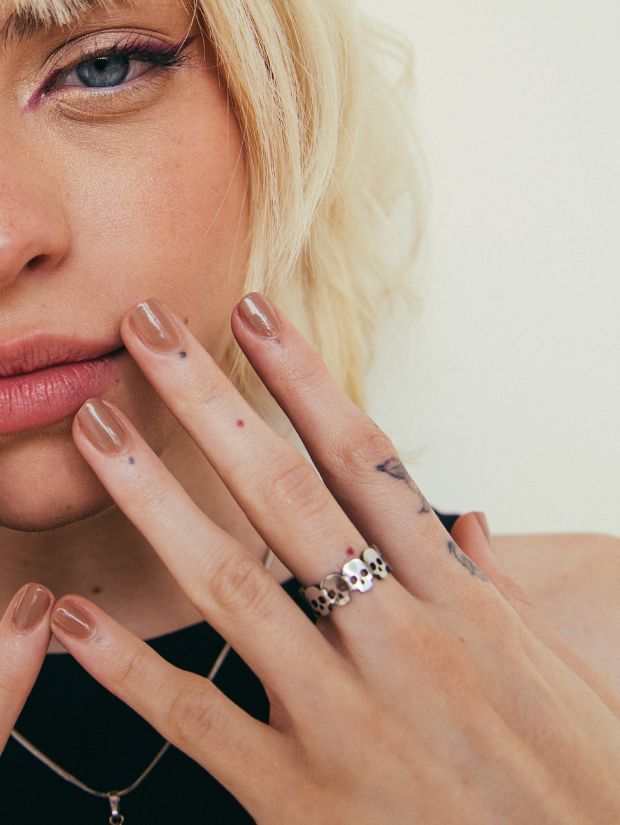 CHOKER PLATEADO + ANILLO CALACAS