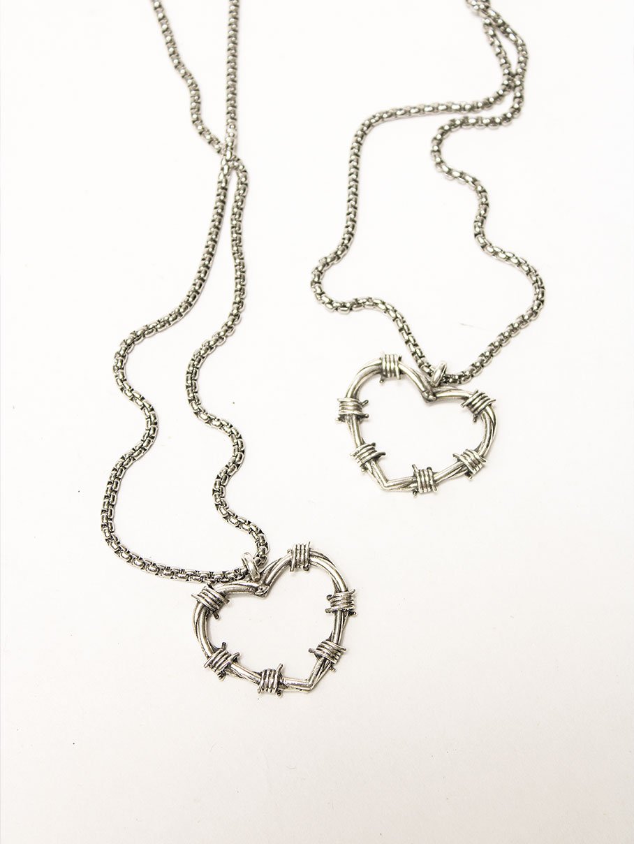 Collar Corazón Puas